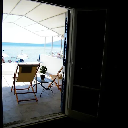 On The Beach! Apartamento Parálion Ástros